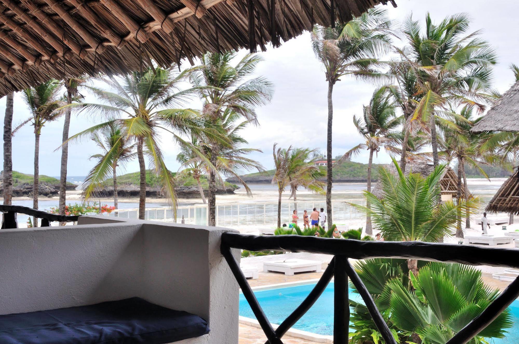 Barracuda Inn Resort Watamu Exterior photo
